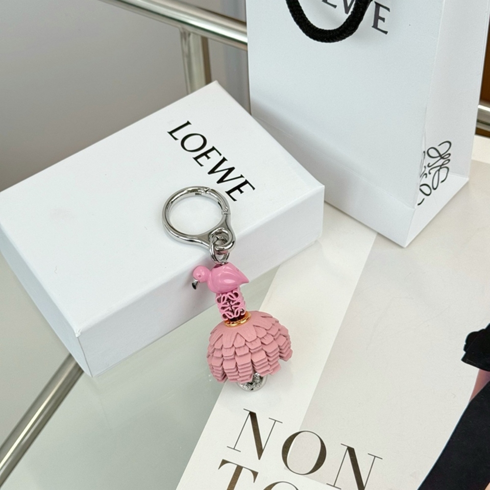 Loewe Charm - Picture 2 of 5